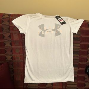 Under Armour white shirt sleeve t-shirt 100% polyester, NWT, size XS